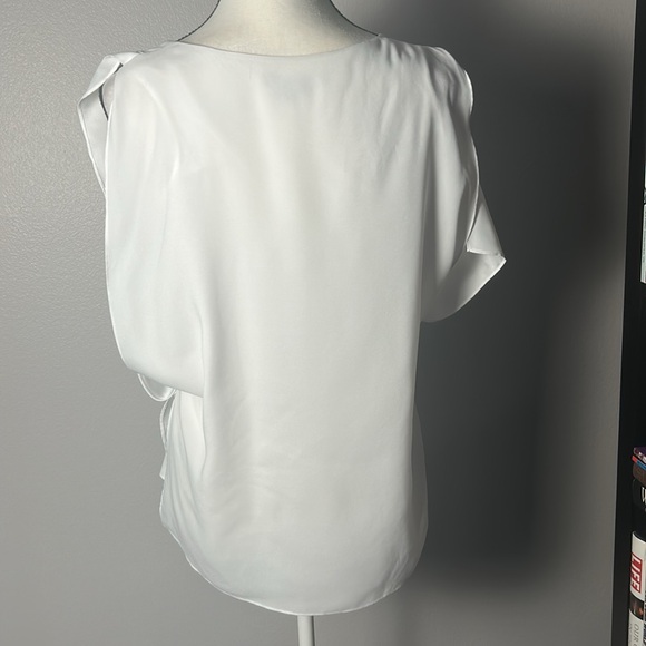 Elegant White Women's Top - Picture 2 of 7